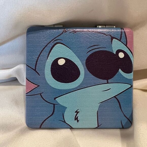 Disney Lilo & Stitch Stitch Puppy Eyes Compact Mirror Pocket Makeup Mirror NWT - Picture 3 of 4
